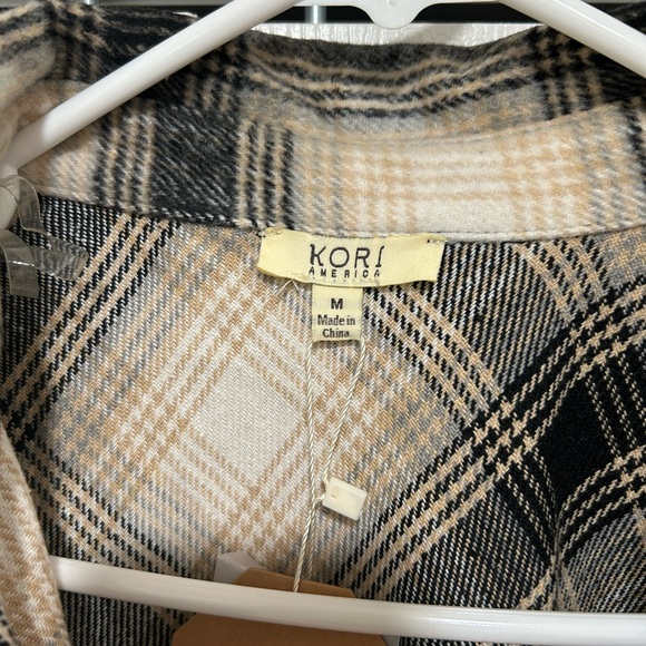 Women’s Shacket - Picture 3 of 4